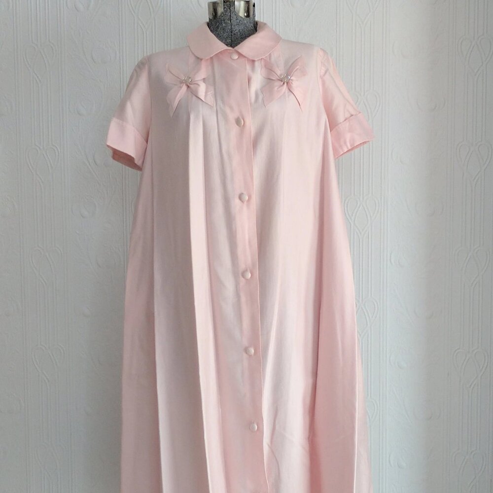 Absolutely gorgeous vintage Sak's fifth avenue pink coton 50's nightgown